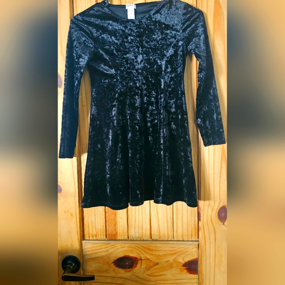 Girls black velvet dress